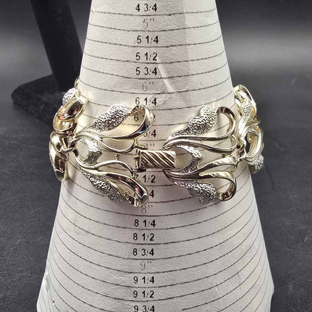Sarah Coventry Frosted Feather Link Bracelet Silver Tone Vintage Jewelry - Picture 7 of 12